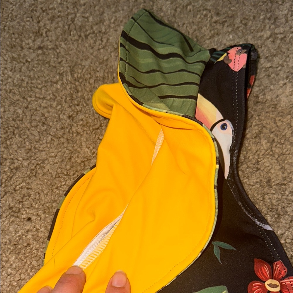 Tropical Print parrot Swimsuit with flirty ruffle Yellow straps xl - Picture 8 of 13